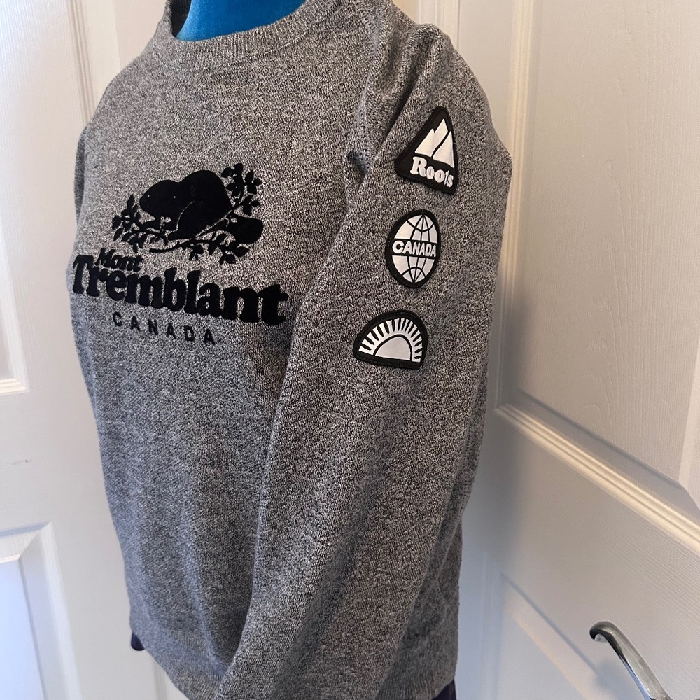 Mont Tremblant Canada Sweatshirt size small